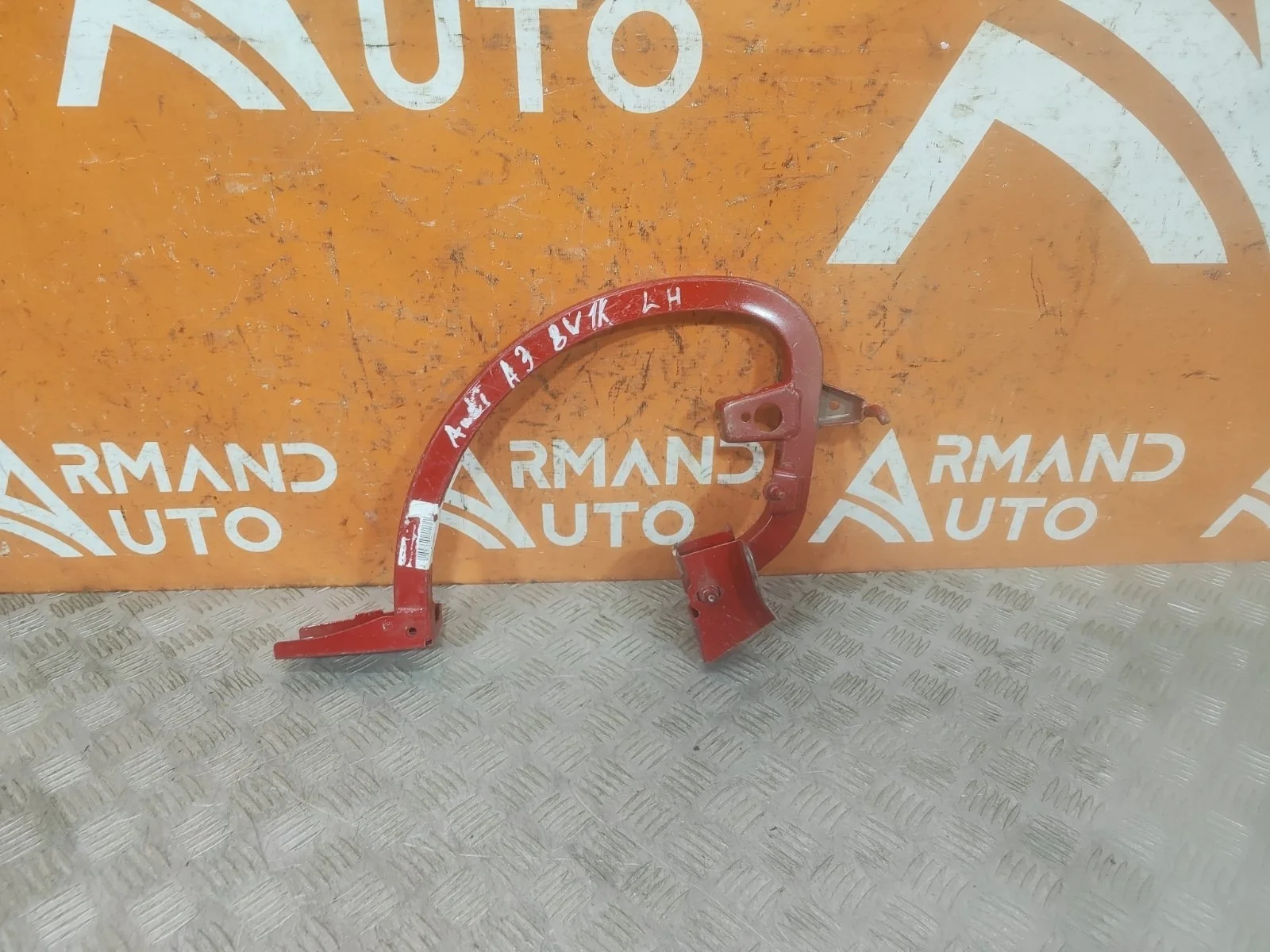 Петля крышки багажника Audi A3 2012-2020 8V