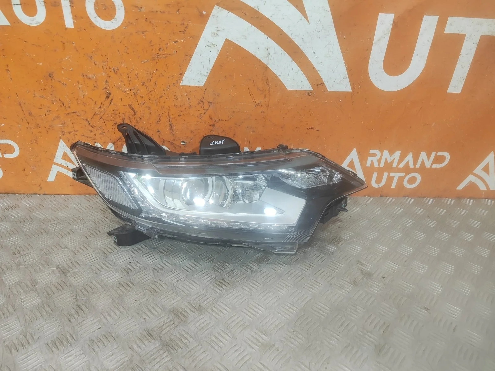 Фара Mitsubishi Outlander 2015-нв 3