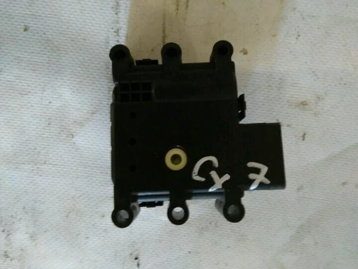 Б.у. сервопривод заслонки печки MAZDA CX7 ER8 MAZDA CX7 ER8