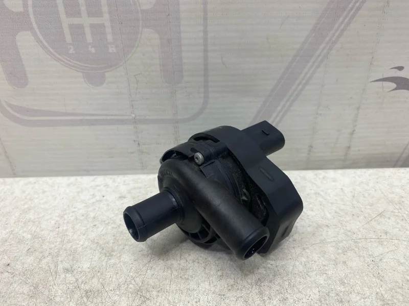 Циркуляционный насос Mercedes-benz 2013 W212