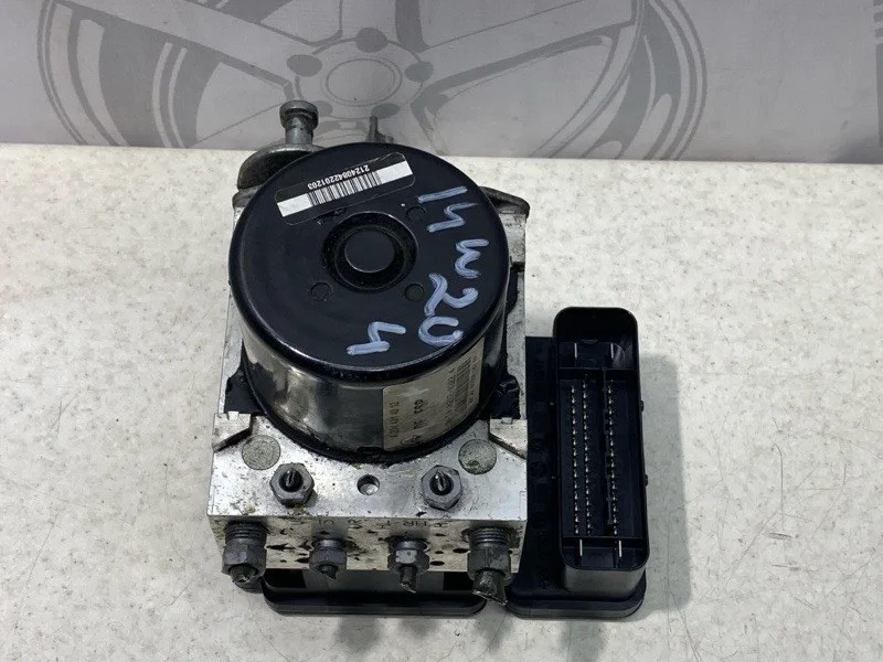 Блок abs Mercedes-benz 2010 W204