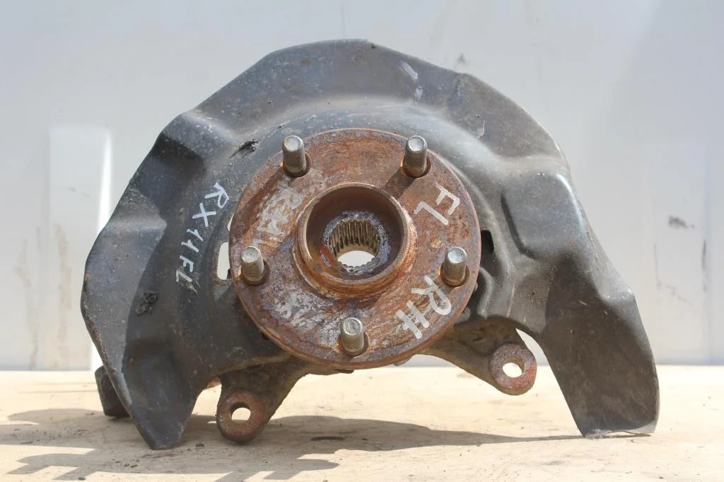 Б.у. кулак поворотный LEXUS RX300 MCU15 LEXUS RX300 MCU15