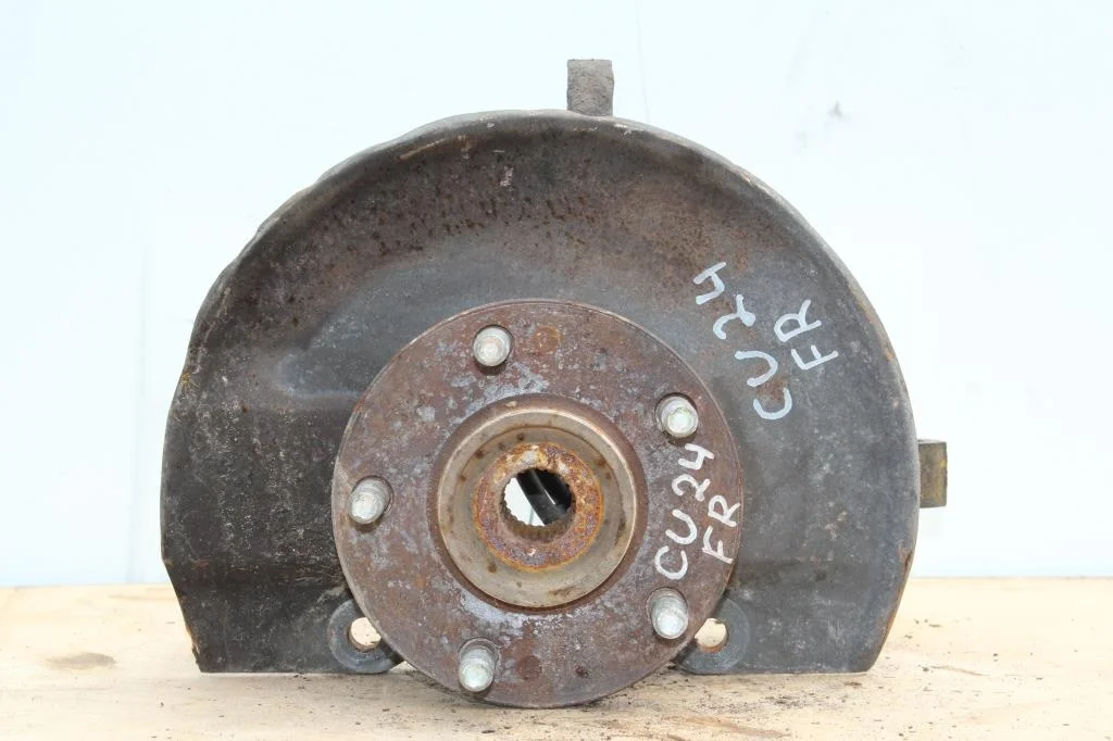 Б.у. кулак поворотный MITSUBISHI AIRTREK CU2W MITSUBISHI AIRTREK CU2W