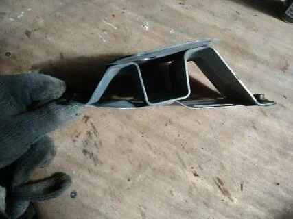 Б.у. кронштейн усилителя бампера зад TOYOTA AVENSIS ZZT251 TOYOTA AVENSIS ZZT251