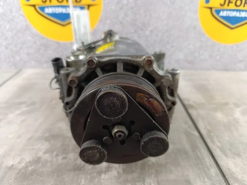 Компрессор кондиционера Mitsubishi Lancer Cedia 2002 CS5W