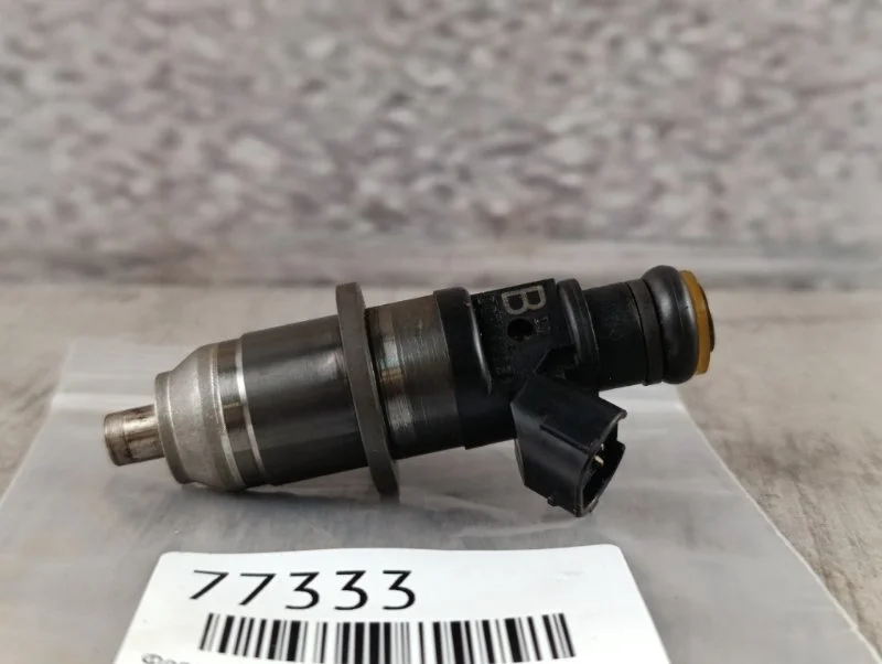 Форсунка топливная Mitsubishi Lancer Cedia 2002 CS5W