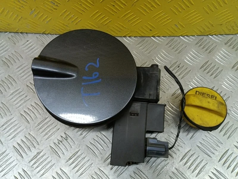 Лючок топливного бака Land Rover Freelander Ii (2006-2014) 2011 LR002242 2.2 D 224DT