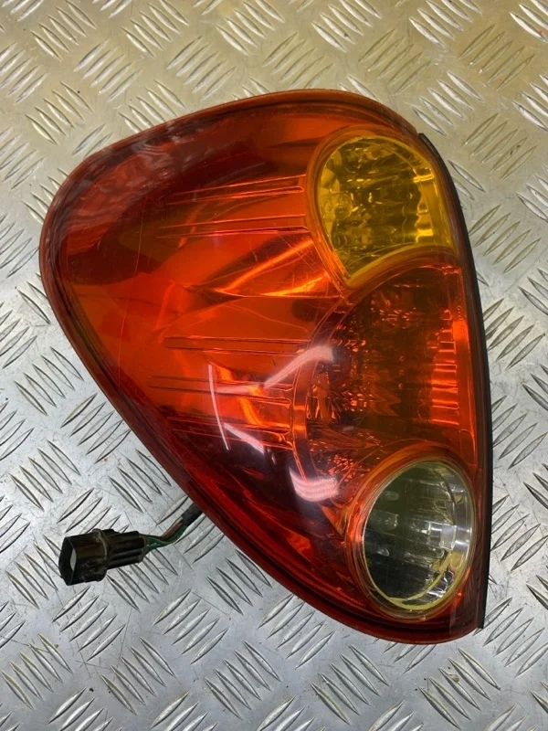 Фонарь задний левый Mitsubishi L200 (2006-2015) 2008 8330A155 ПИКАП 2.5 D 4D56