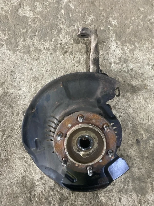 Кулак поворотный левый Toyota Land Cruiser Prado 150 (2009-2023) 2013 4321260200 ВНЕДОРОЖНИК 3.0 D 1KDFTV