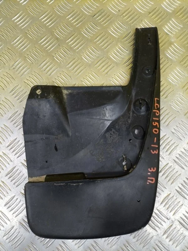Брызговик передний правый Toyota Land Cruiser Prado 150 (2009-2023) 2013 7662160180 ВНЕДОРОЖНИК 3.0 D 1KDFTV