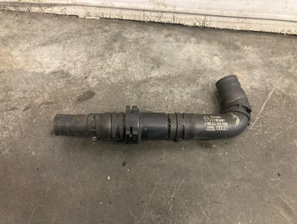 Патрубок термостата Audi A6 2014 C7