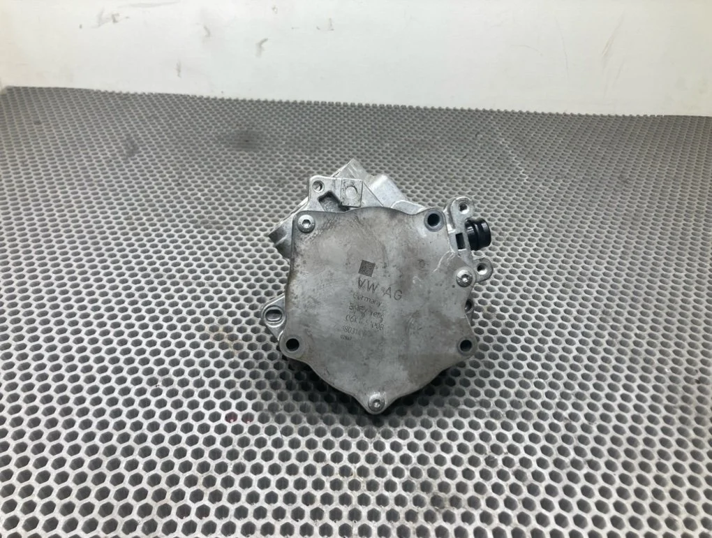 Вакуумный насос Audi A5 2014 8T