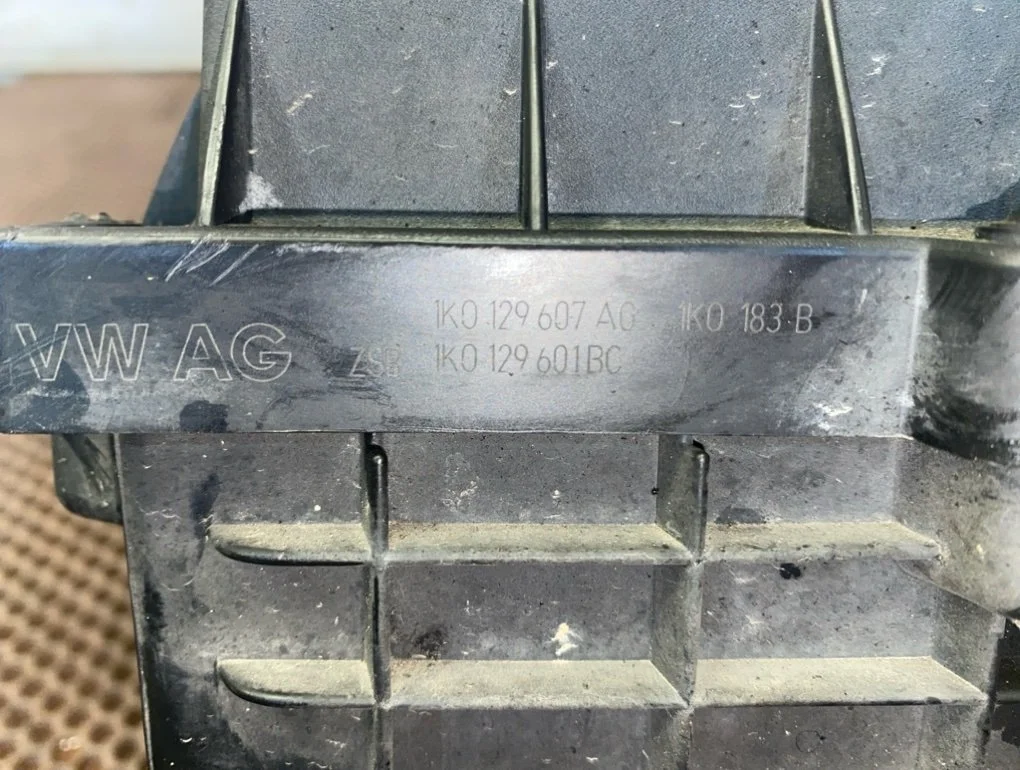 Корпус воздушного фильтра Volkswagen Tiguan 2009 5N