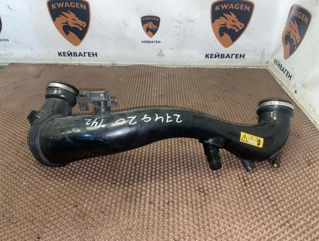 Патрубок воздушного фильтра Mercedes-Benz -Class 2014 W212