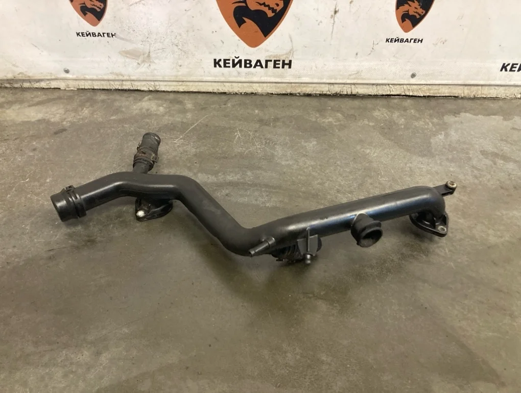 Патрубок системы охлаждения Audi A8 2007 D3