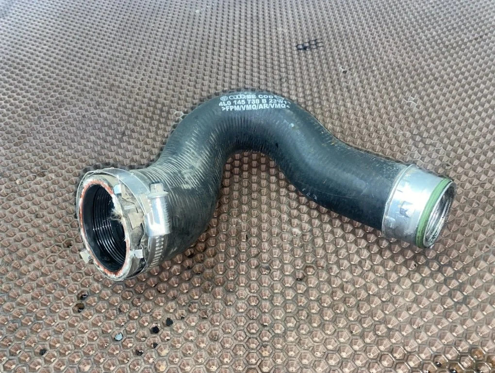 Патрубок интеркулера Volkswagen Touareg 2012 7P