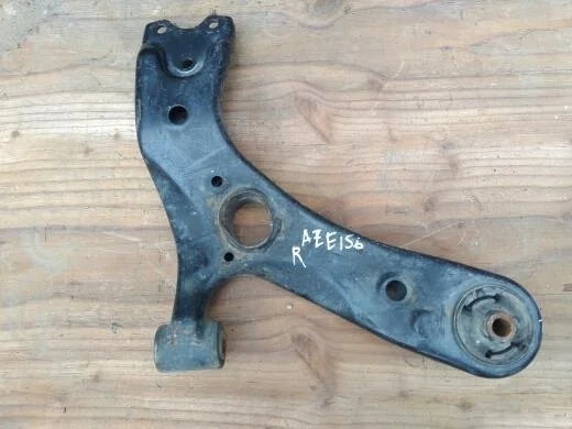 Б.у. рычаг TOYOTA BLADE AZE156 TOYOTA BLADE AZE156