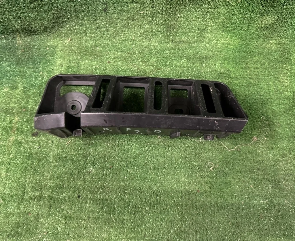 Б.у. крепление бампера зад SKODA RAPID SKODA RAPID