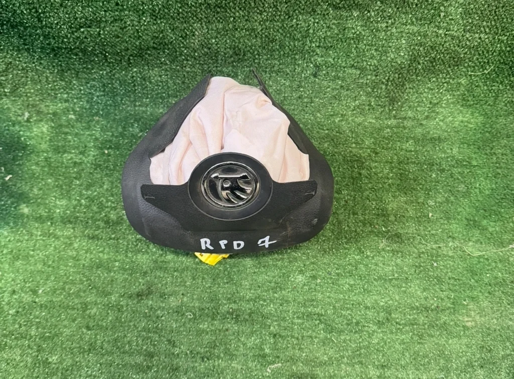 Б.у. подушка безопасности водителя SKODA RAPID SKODA RAPID