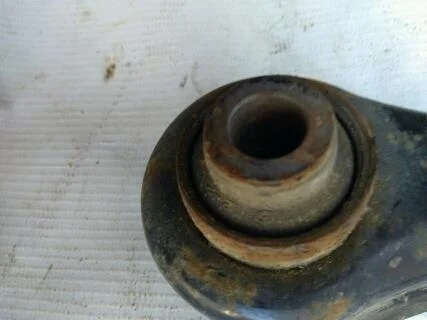 Б.у. рычаг поперечный MITSUBISHI LANCER CY4A MITSUBISHI LANCER CY4A