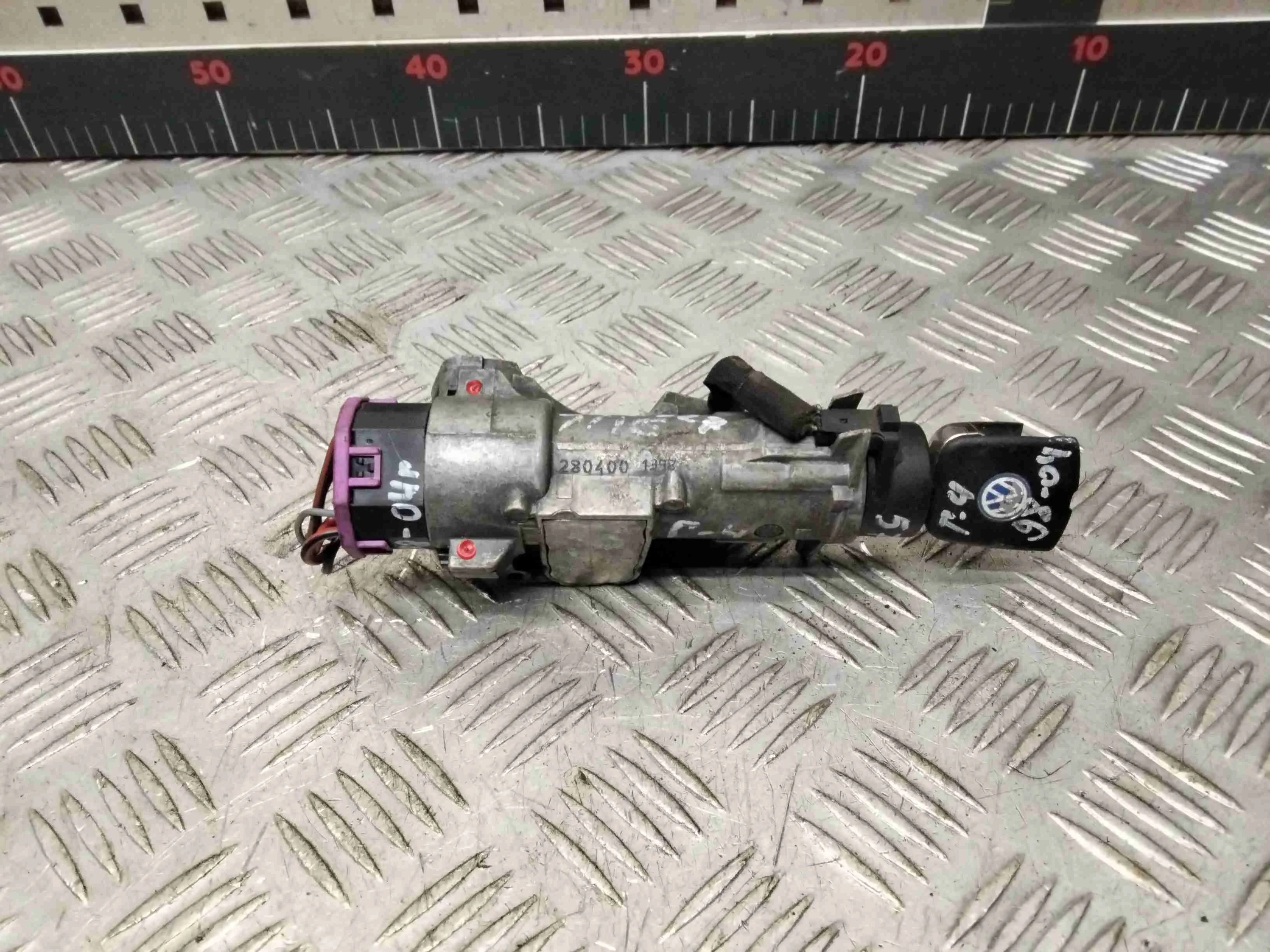 Замок зажигания Volkswagen Golf Golf IV (1J) 1997-2004 1998 1,6 Бензин МКПП Хэтчбек.