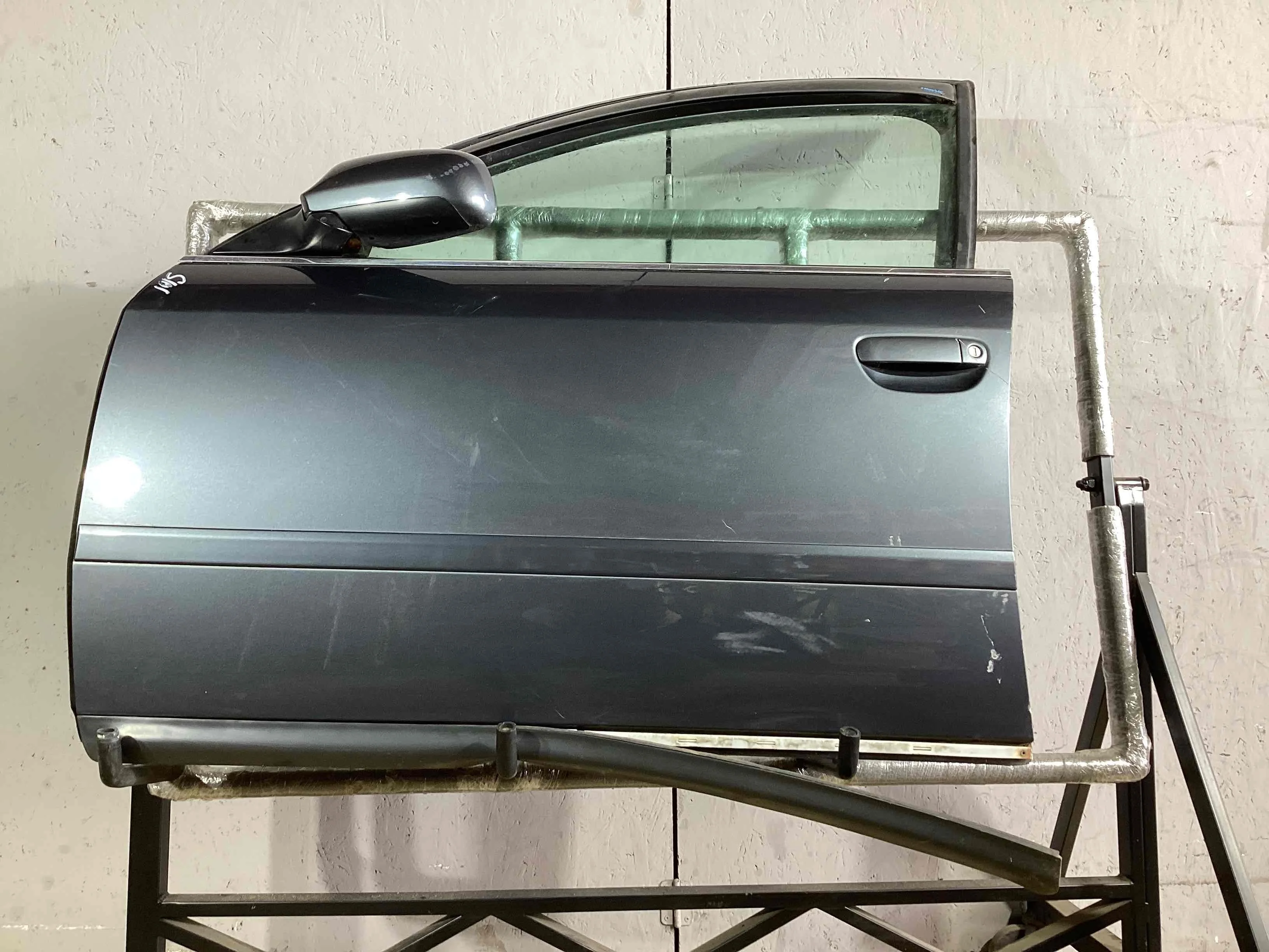 Дверь передняя левая Audi A6 A6 C5 (4B) 2001-2004 рестайлинг 2002 2,4 Бензин АКПП Седан.