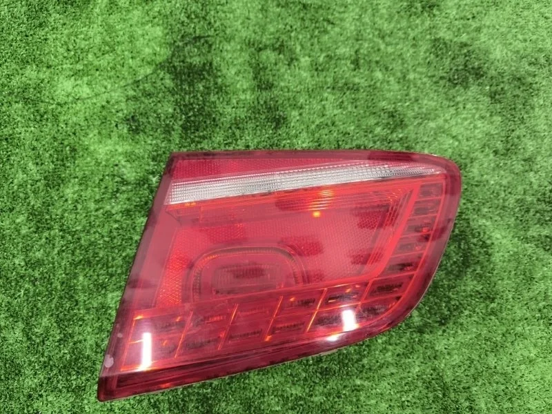 Фонарь в крышку багажника правый Volkswagen Passat 2012 3AE945308C B7 CAXA