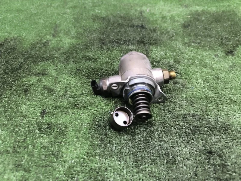 Топливный насос высокого давления Audi A5 2010 06J127025D 8T CDN