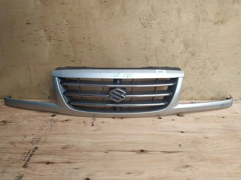 Решетка радиатора Suzuki Escudo 2004 TL52W