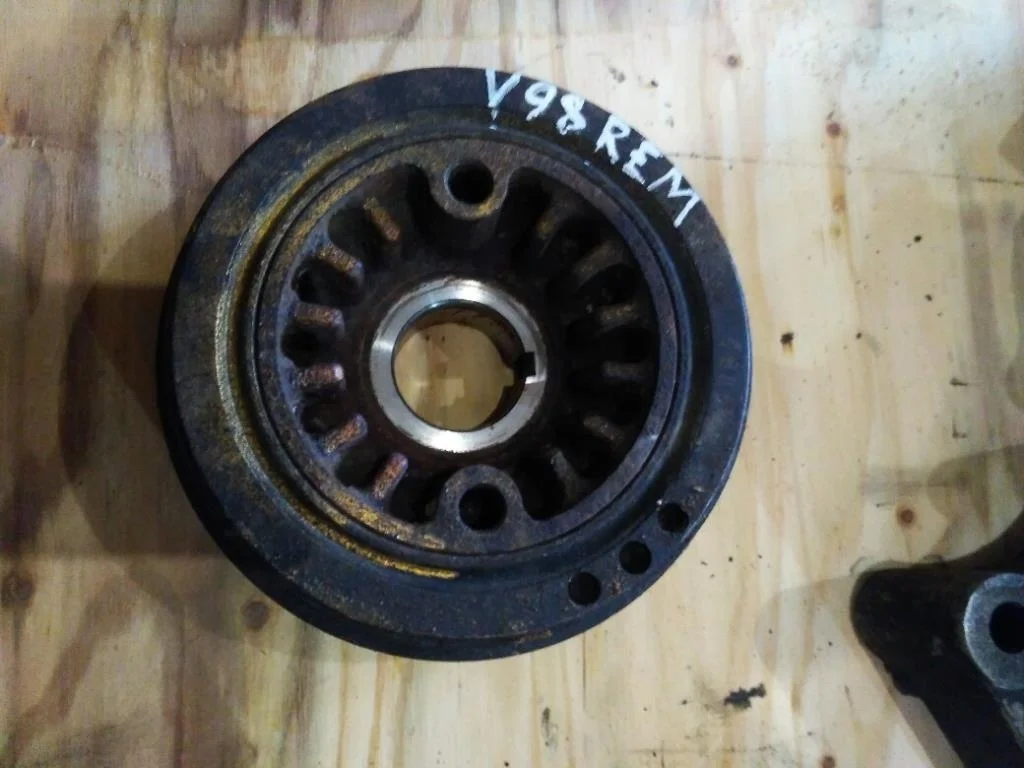 Б.у. шкив коленвала MITSUBISHI PAJERO V98W MITSUBISHI PAJERO V98W