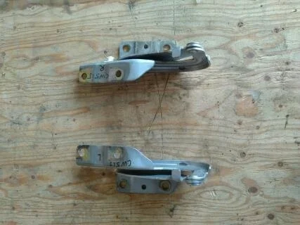Б.у. петля капота (2шт) MITSUBISHI OUTLANDER XL CW5W MITSUBISHI OUTLANDER XL CW5W