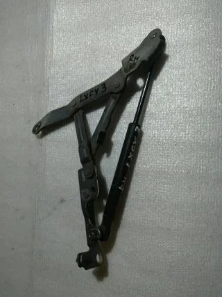 Б.у. петля багажника (2шт) MITSUBISHI LANCER CY3A MITSUBISHI LANCER CY3A