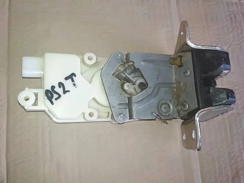 Б.у. замок багажника MITSUBISHI PAJERO SPORT KH4W MITSUBISHI PAJERO SPORT KH4W
