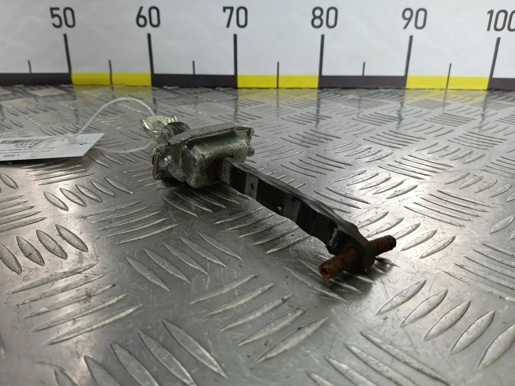 Ограничитель двери передней SUZUKI Grand Vitara I