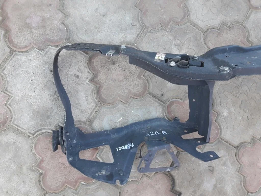 Рамка крепления фары Mercedes-Benz