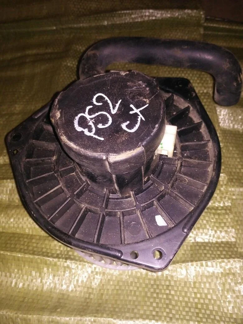 Б.у. мотор печки MITSUBISHI PAJERO SPORT KH4W MITSUBISHI PAJERO SPORT KH4W