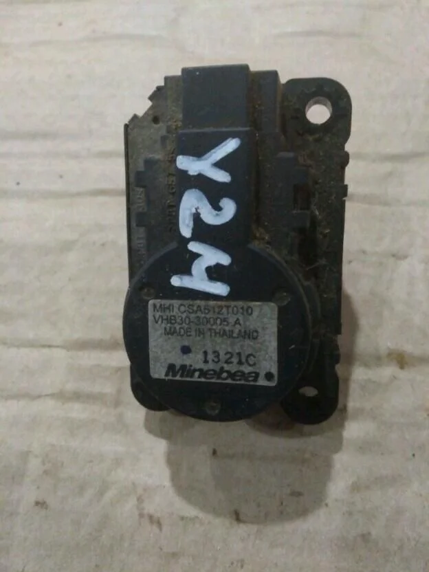 Б.у. сервопривод заслонки печки MITSUBISHI LANCER CY2A MITSUBISHI LANCER CY2A