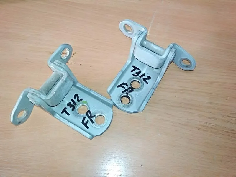 Б.у. петля двери NISSAN X-TRAIL T31 NISSAN X-TRAIL T31