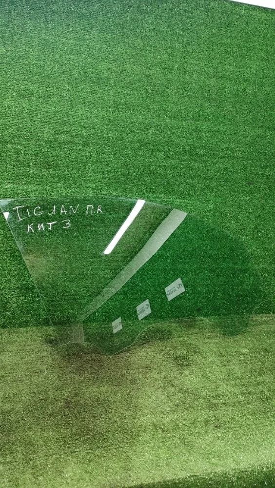 Стекло двери Volkswagen Tiguan 5NR845202 2, переднее правое