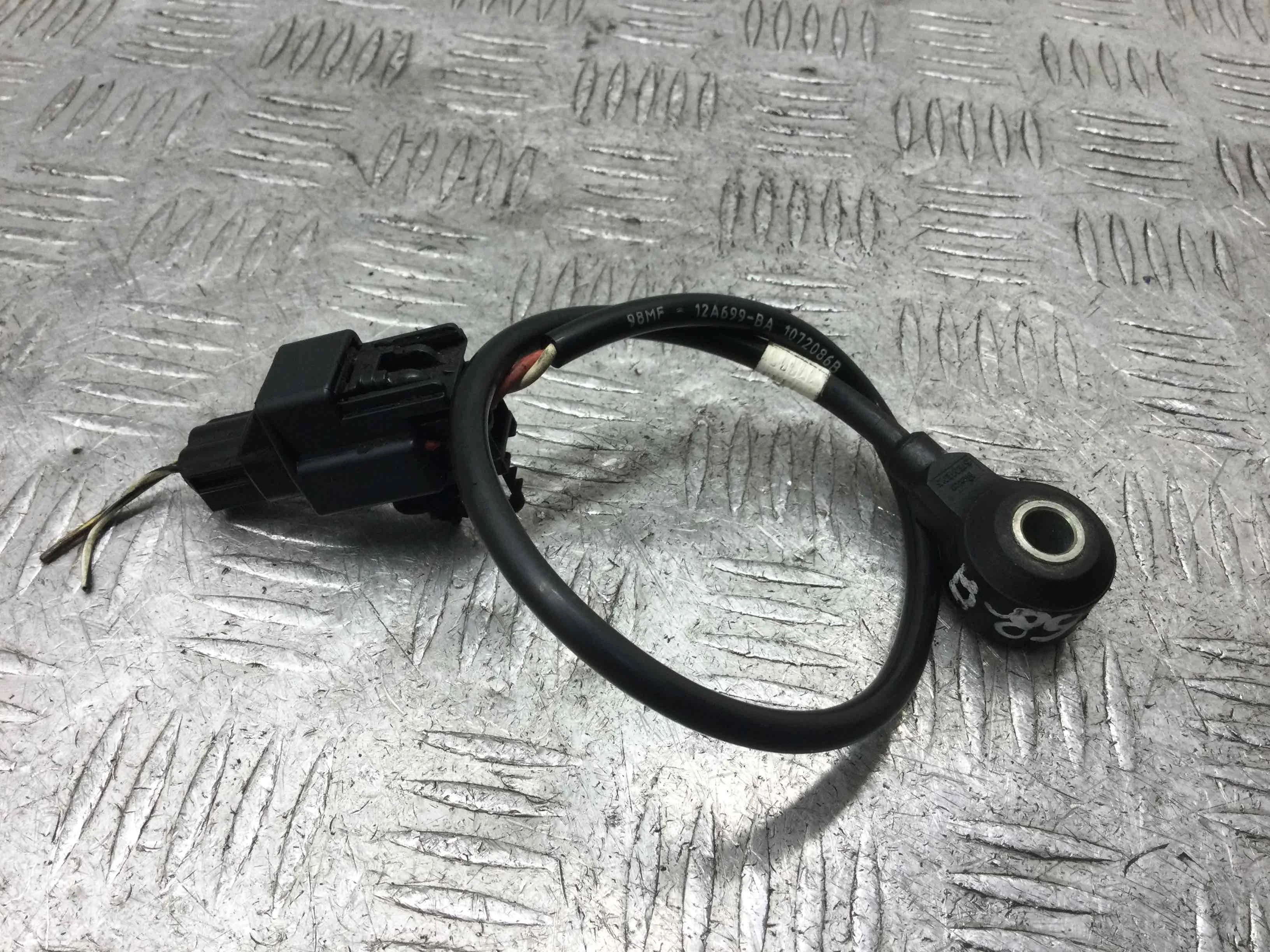 Датчик детонации Ford Focus 2 поколение (2005-2008) бензин 1.6 i Механика Седан