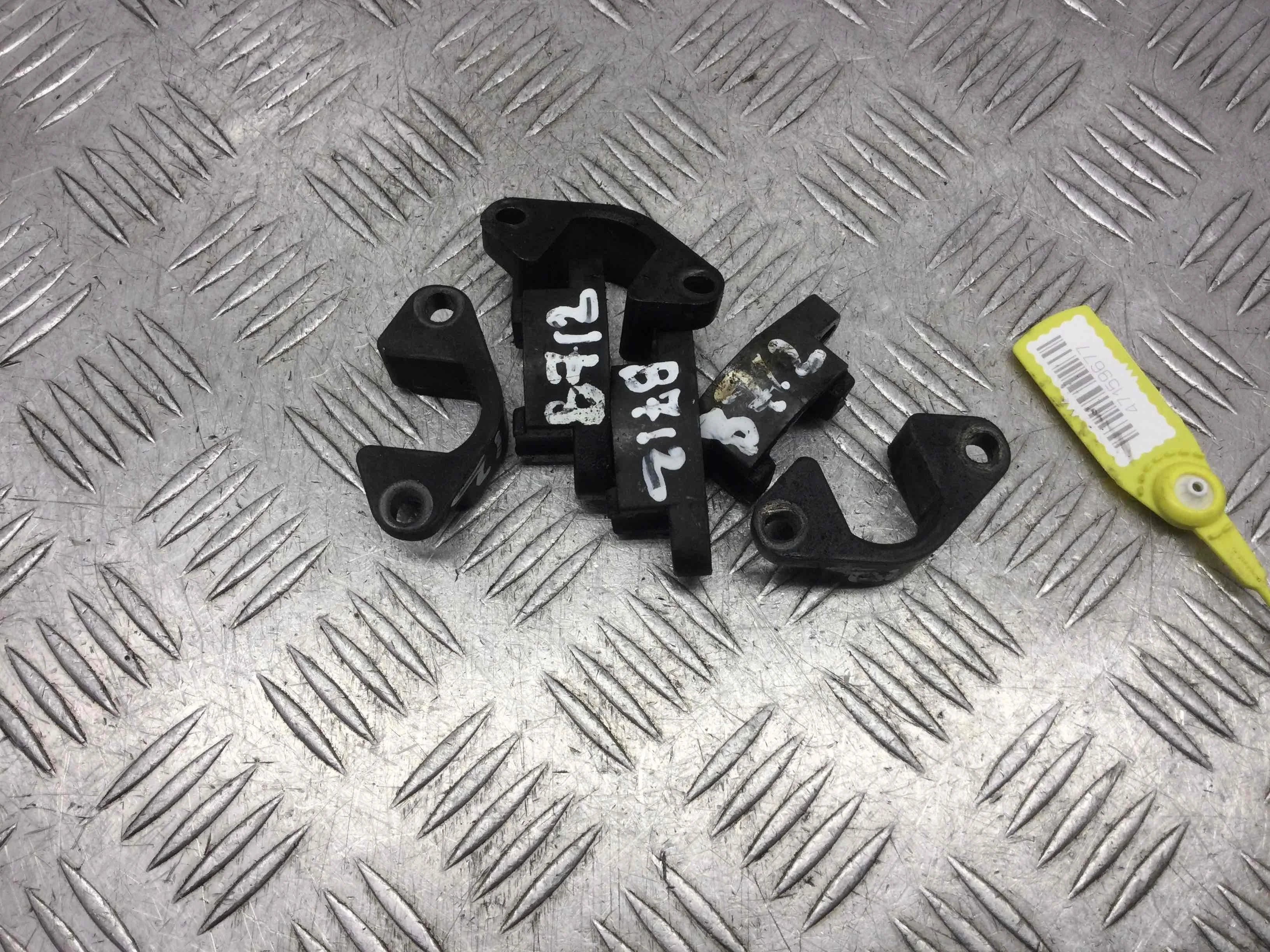 Скоба (кронштейн) крепления форсунки BMW X5 E53 [рестайлинг] (2003-2006) дизель 3.0 D Автомат