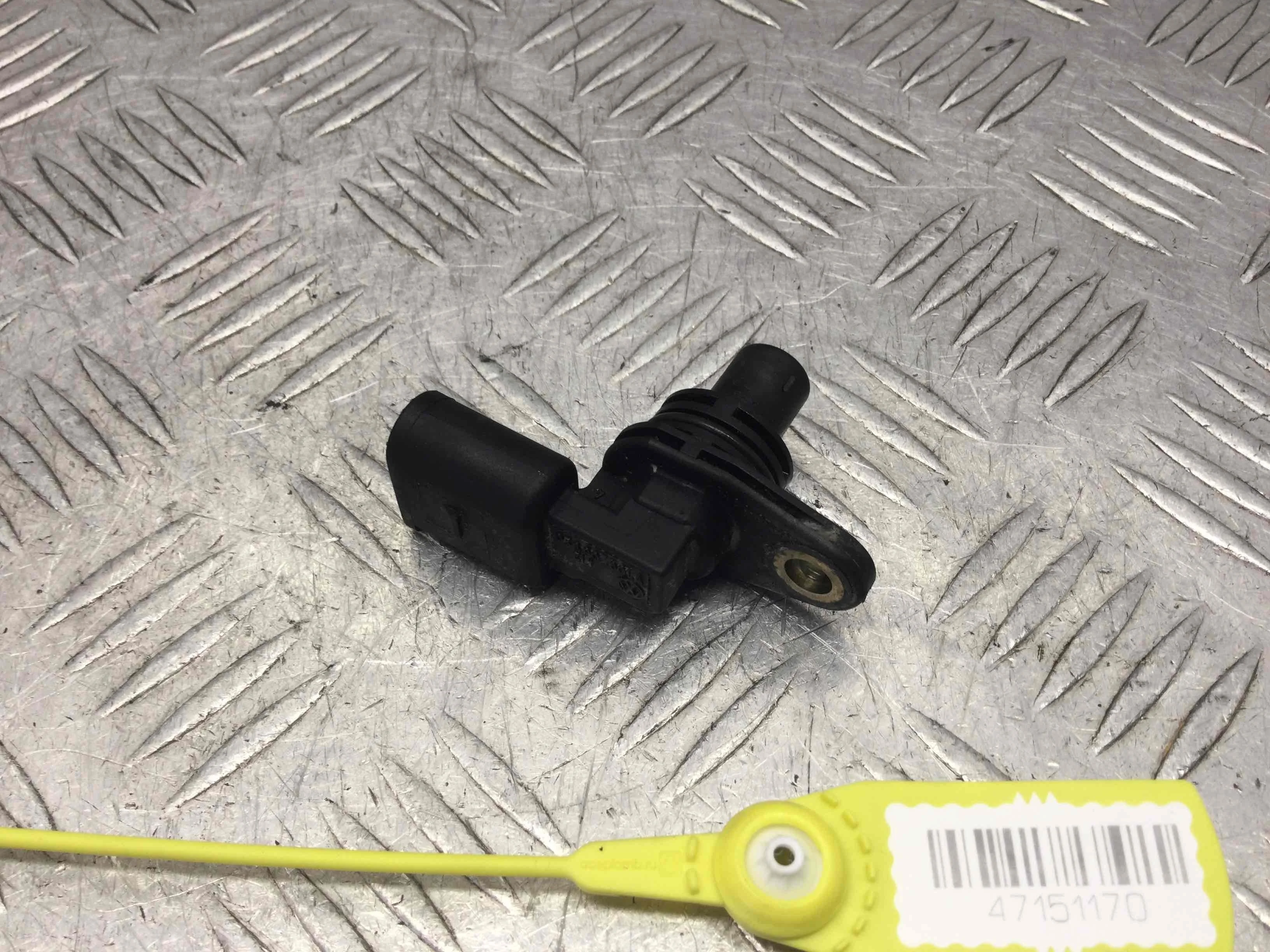 Датчик распредвала Volkswagen Golf 4 поколение (1997-2004) бензин 1.6 i Механика Х/б