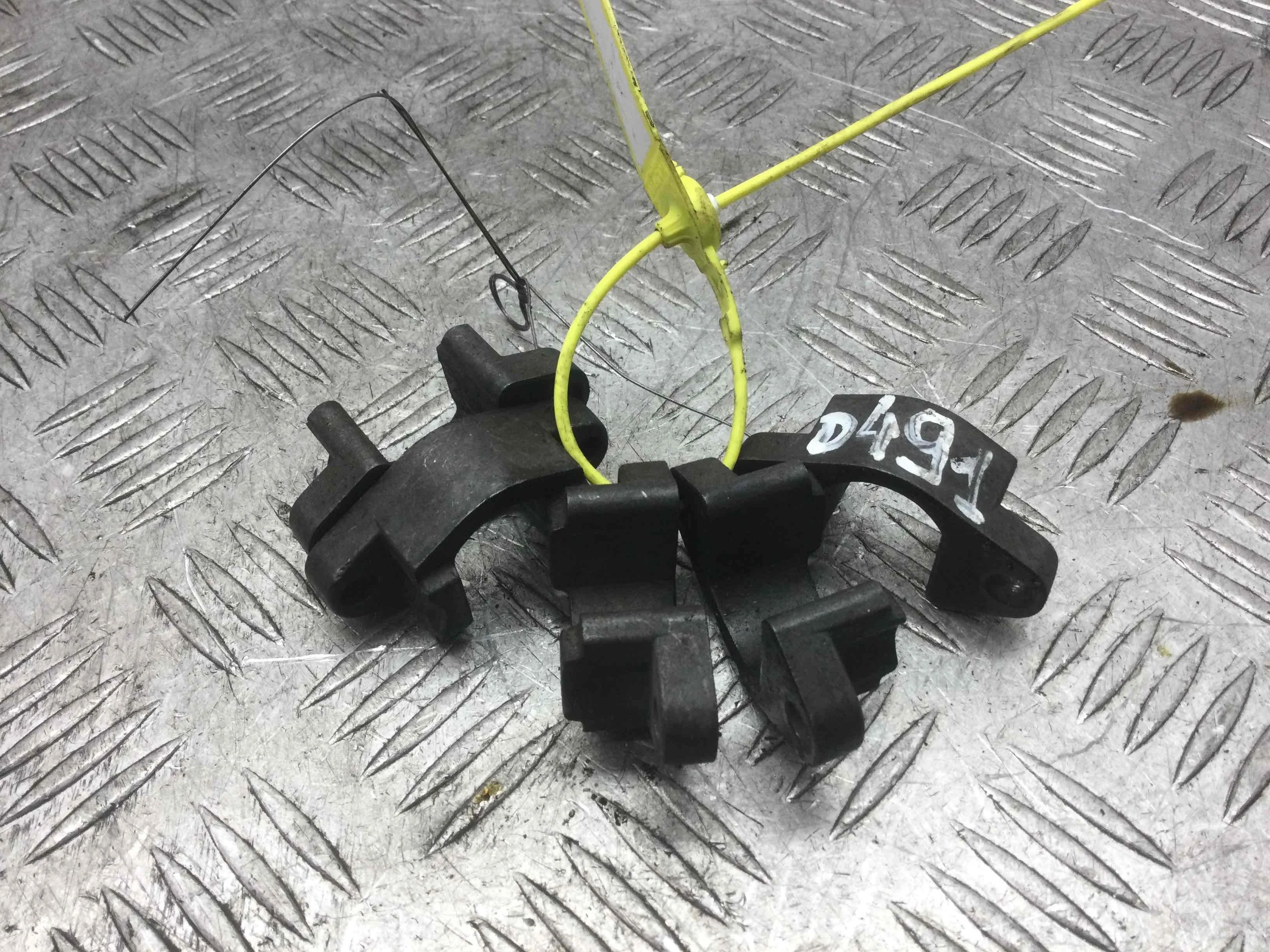 Скоба (кронштейн) крепления форсунки BMW X5 E53 (1999-2003) дизель 3.0 DTI Автомат