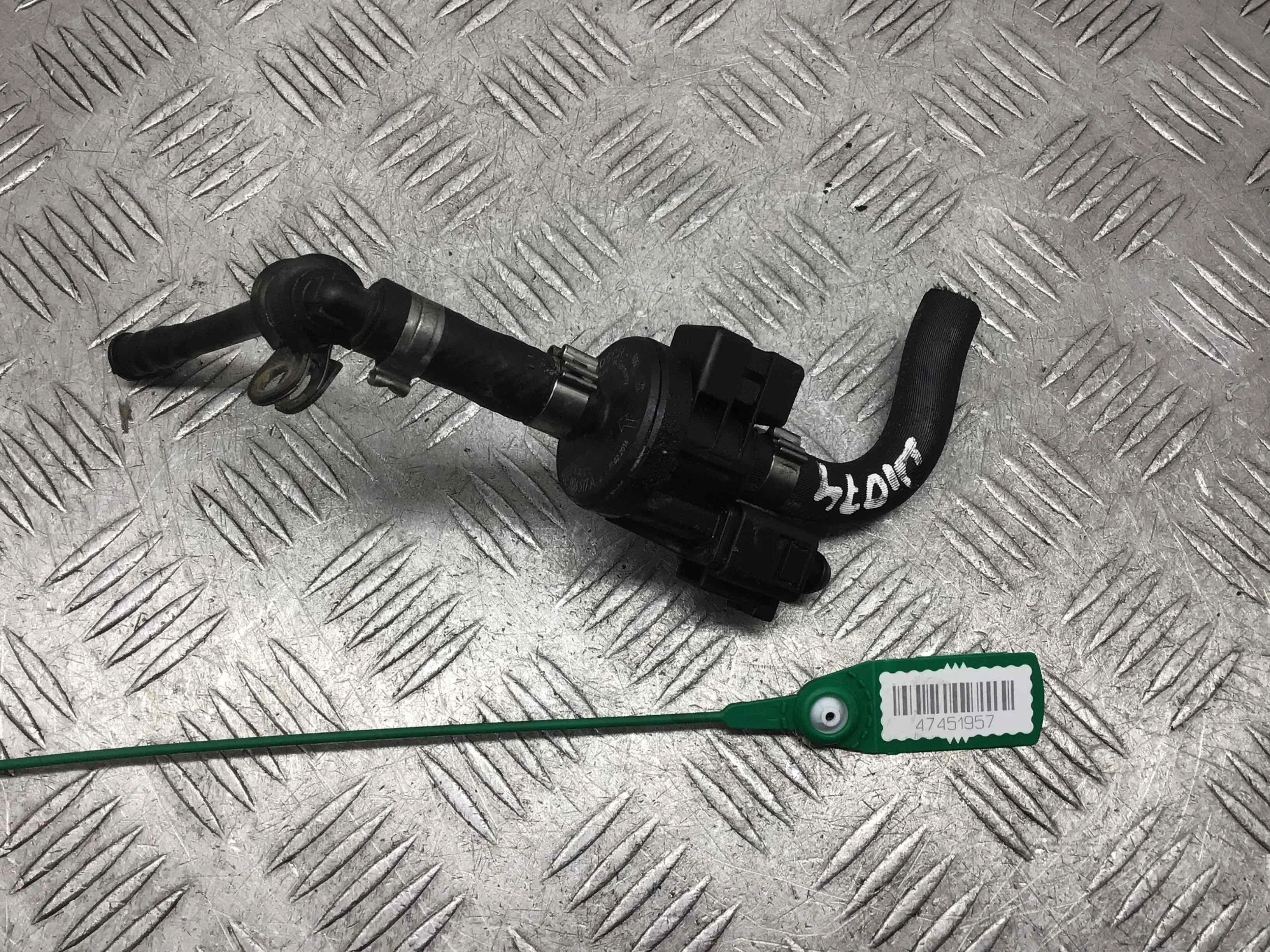 Клапан вентиляции топливного бака Audi A6 C6/4F (2004-2008) бензин 2.0  DSG