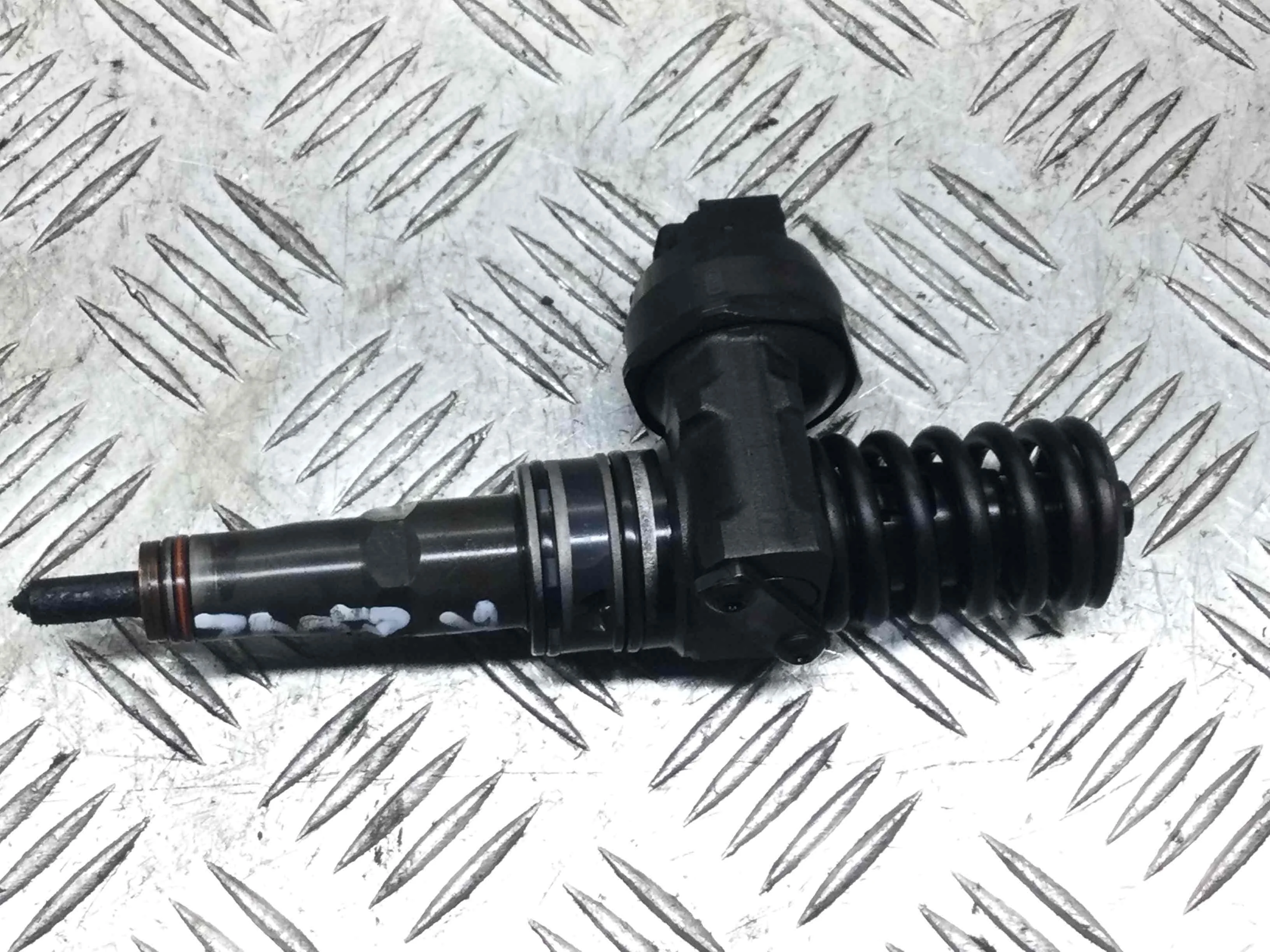 Форсунка Volkswagen Golf 5 поколение (2004-2009) дизель 1.9 TDI Механика Х/б