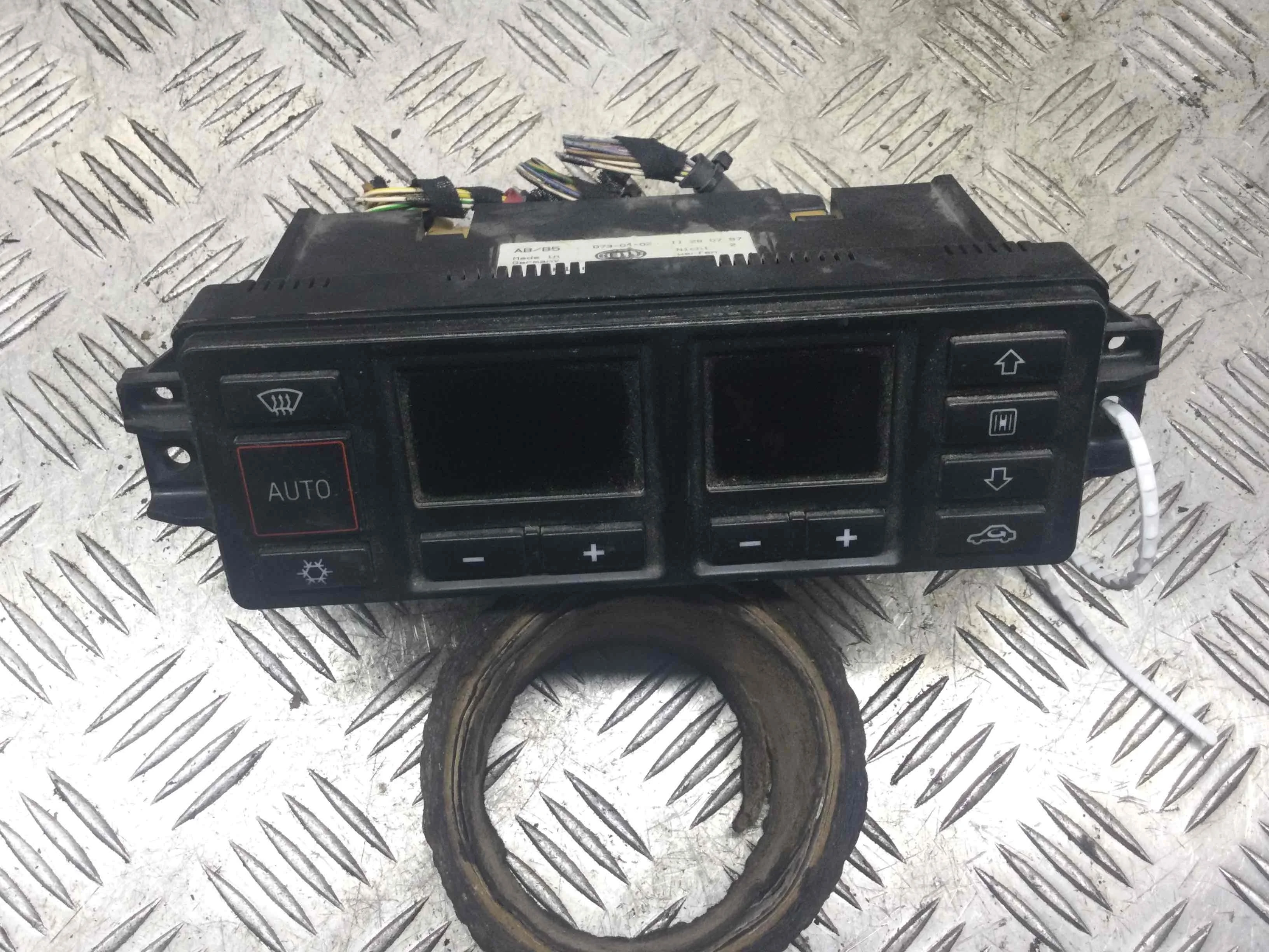 Блок управления печки/климат-контроля Audi A4 B5 (1994-1999) дизель 1.9 TDI Механика Х/б
