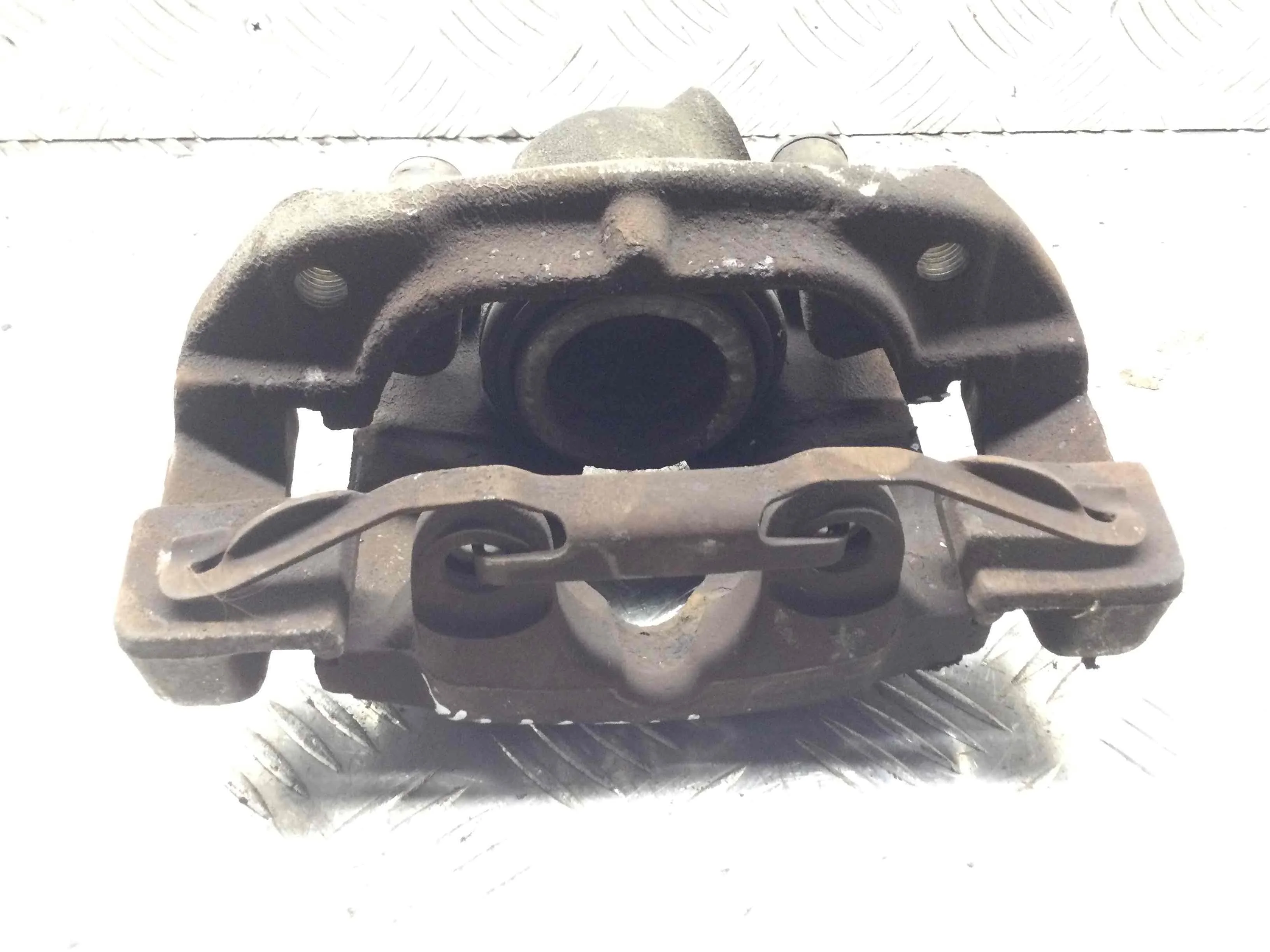 Суппорт передний левый BMW 3-Series 3-Series E46 1998 - 2006 бензин 2.5 i Механика Седан