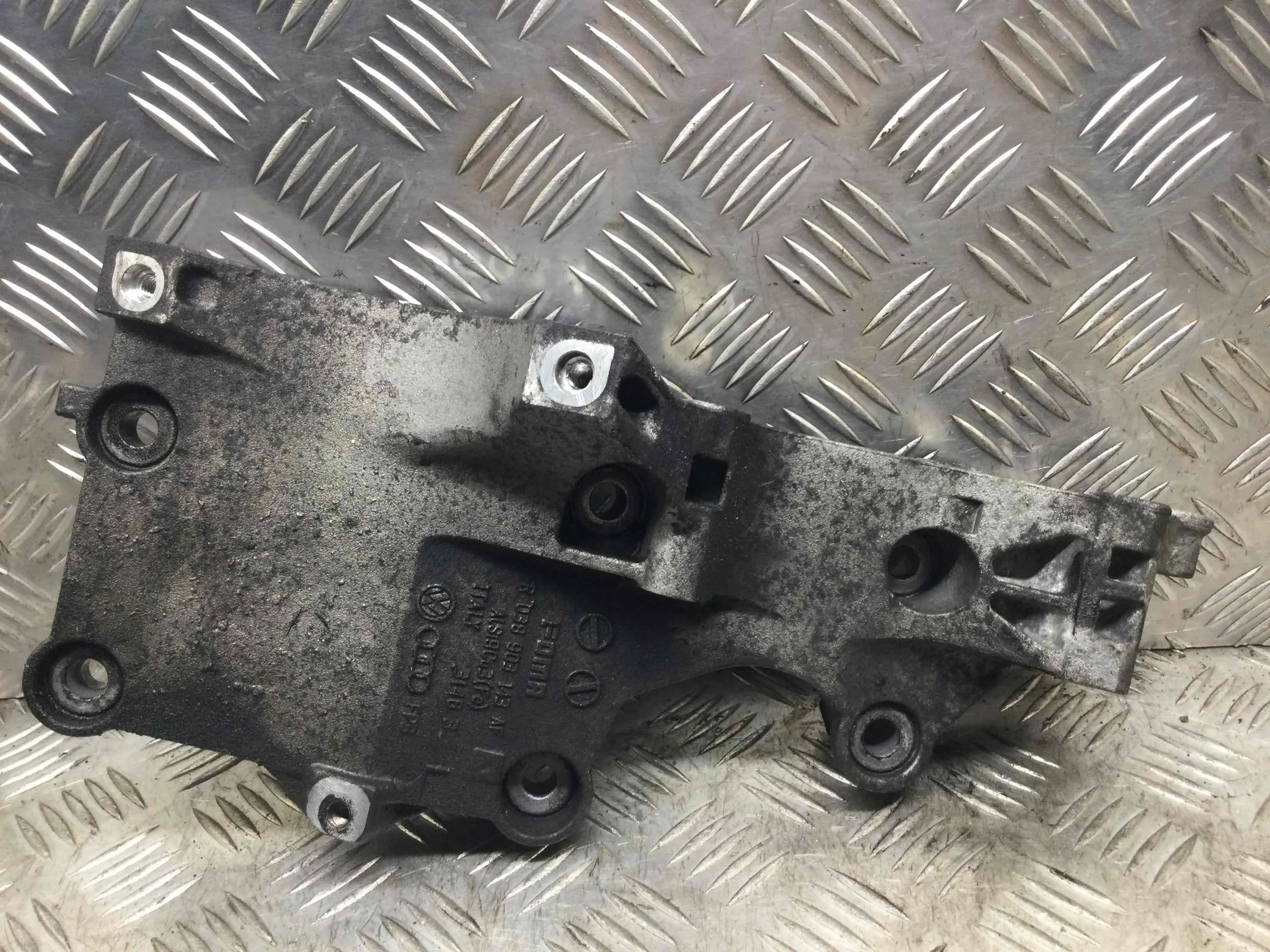 Кронштейн компрессора кондиционера SEAT Altea 1 поколение (2004-2009) дизель 1.9 TDI Механика Минивэн