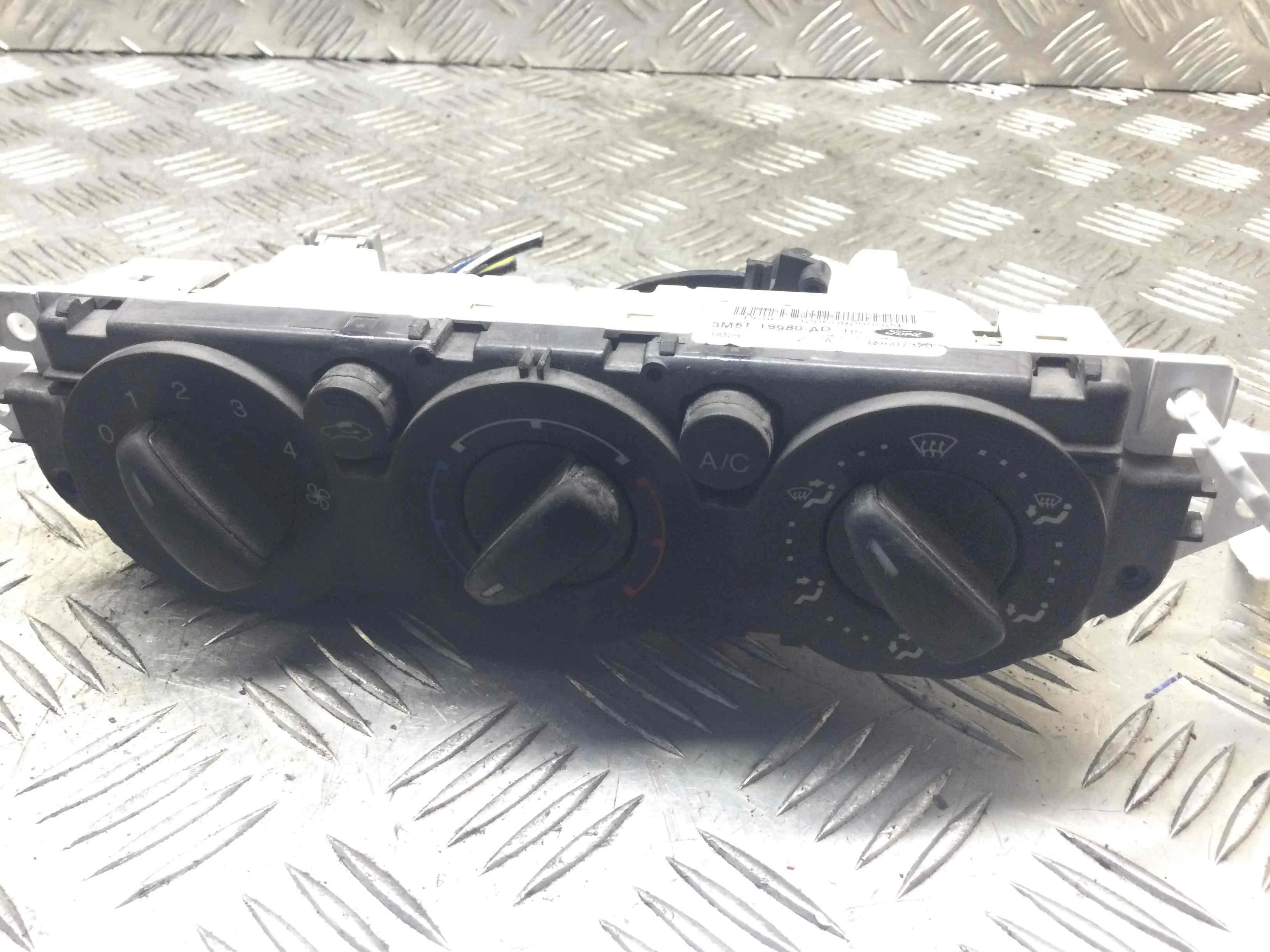 Блок управления печки/климат-контроля Ford Focus 2 поколение (2005-2008) дизель 1.6 HDi Механика Х/б