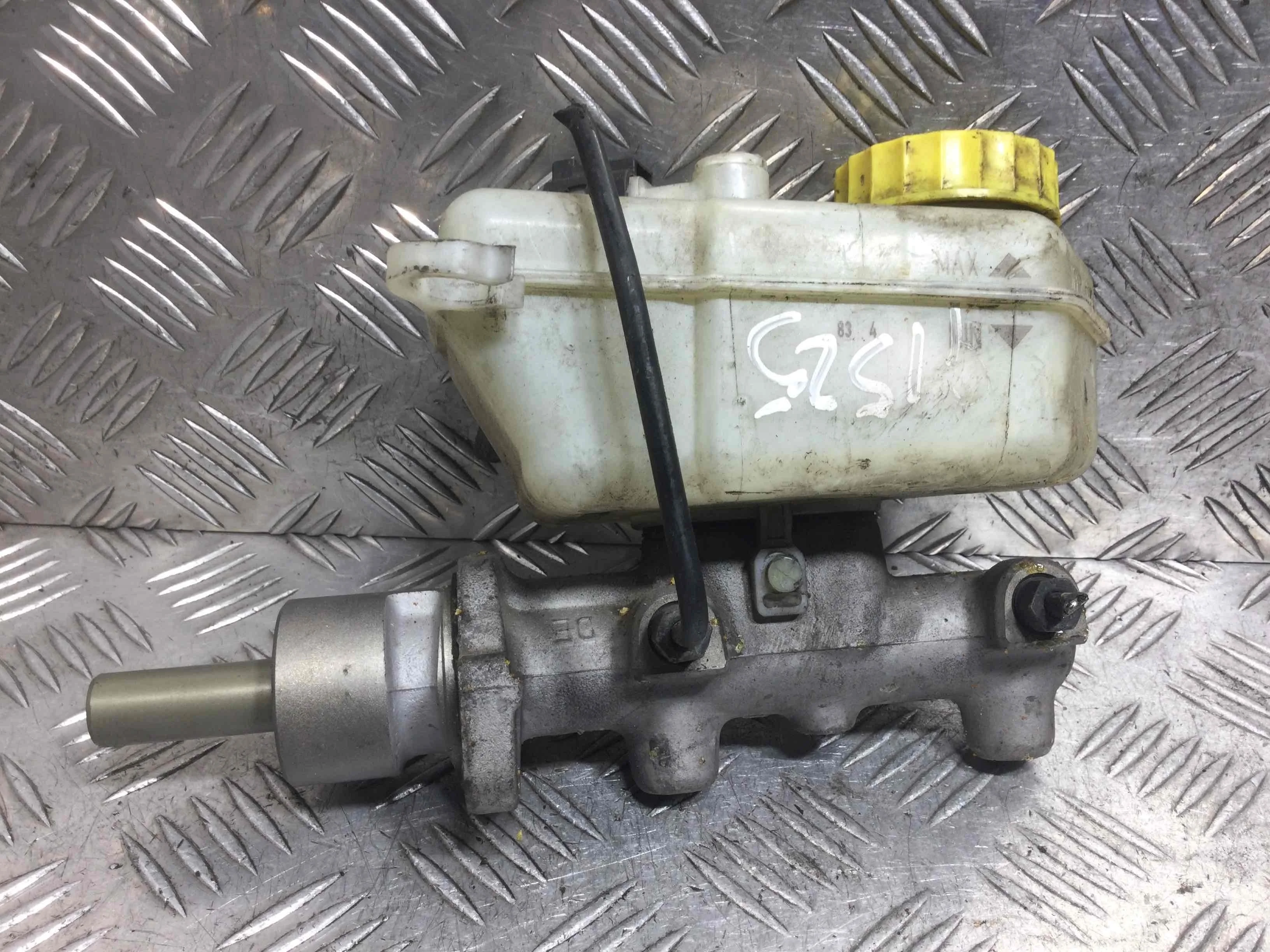 Цилиндр тормозной главный Volkswagen Polo 4 поколение (2001-2005) бензин 1.4 i Механика Х/б